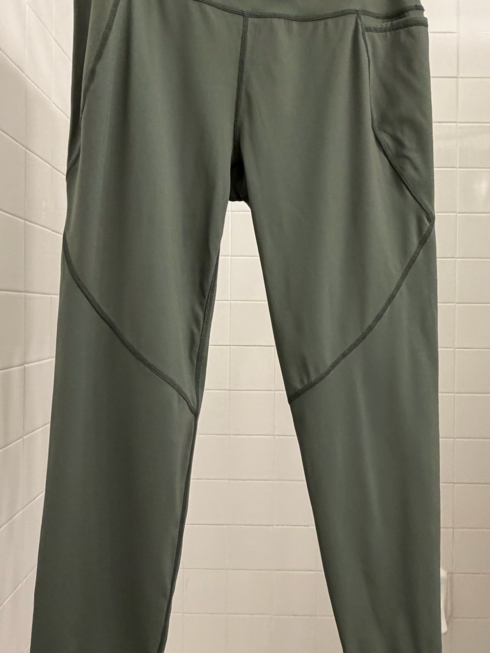 Sweaty Betty Men's Joggers in Olive